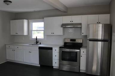Main picture of 152 N Lombard St