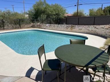 Main picture of 215 W Navajo Rd