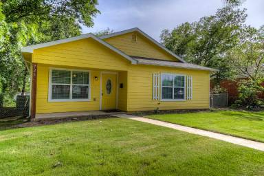 Main picture of 728 W Walker St