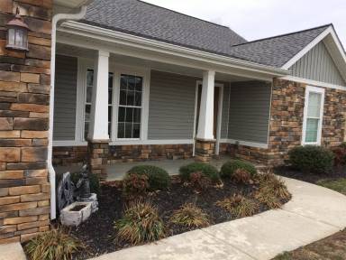 Main picture of 1804 Doran Rd S