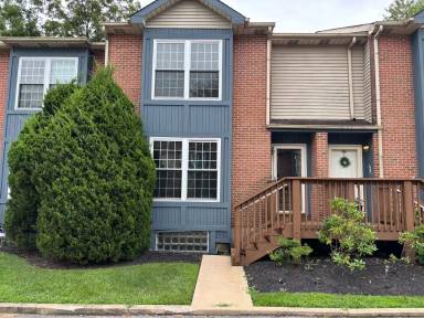 Main picture of 7925 Ridge Ave