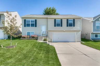 Main picture of 8709 N 153rd St