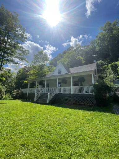 Main picture of 241 Green Briar Rd
