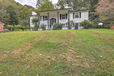 Main picture of 1136 W Shipley Ferry Rd