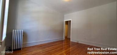 Main picture of 376 Riverway