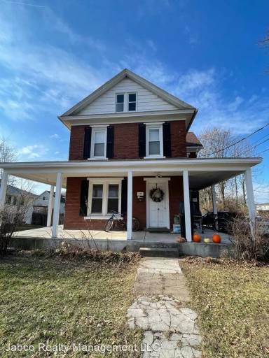 Main picture of 128 S Harrison Rd