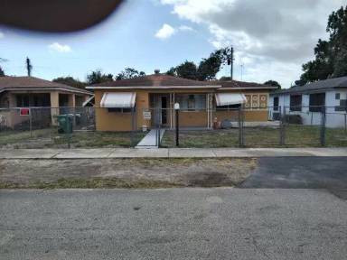 Main picture of 1960 NW 57th St