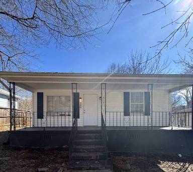 Main picture of 880 Wellman St