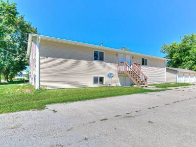 Main picture of 120 Shepard St