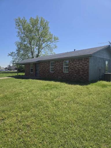 Main picture of 2700 Auburn Dr