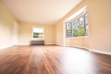 Main picture of 5128 SE Milwaukie Ave