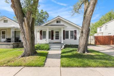 Main picture of 8233 Meadow Ave