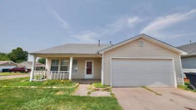 Main picture of 1021 Periwinkle Dr