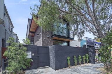 Main picture of 521 Rose Ave