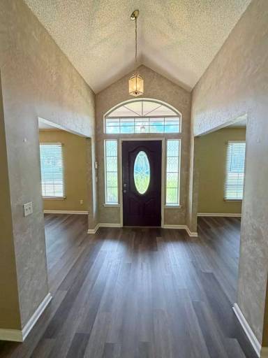 Main picture of 6083 Alpenrose Ave