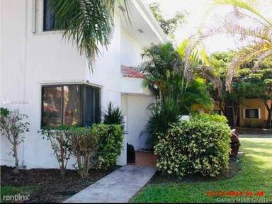 Main picture of 9720 SW 138th Ave