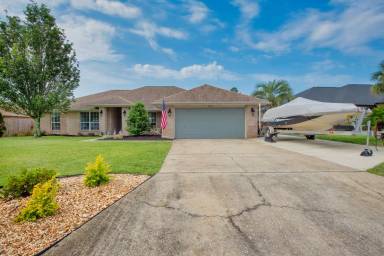 Main picture of 7667 Marthas Way