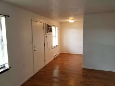 Main picture of 1102 W McPherson St