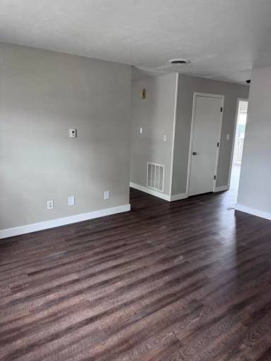 Main picture of 4301 S 6th St