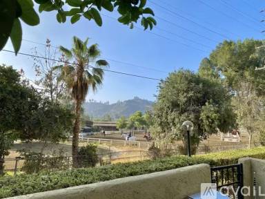 Main picture of 996 W Riverside Dr