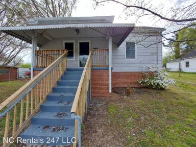 Main picture of 1410 Maple St