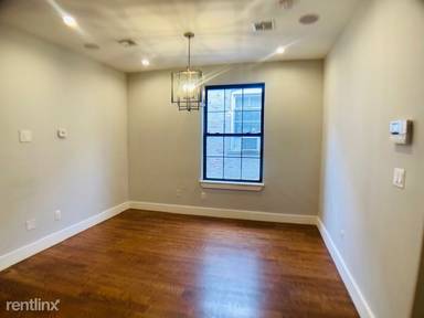 Main picture of 1889 Troutman St