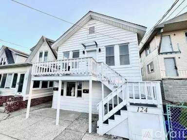 Main picture of 124 N Portland Ave