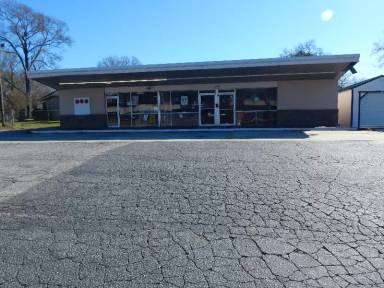 Main picture of 200 Willard Rd