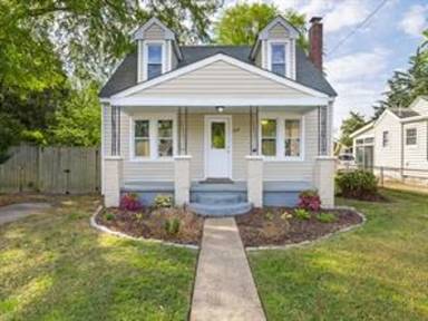 Main picture of 619 Earl St