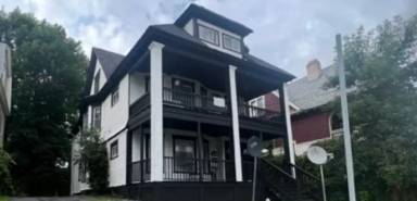 Main picture of 2319 E Genesee St