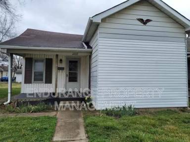 Main picture of 2209 Roosevelt Blvd