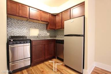 Main picture of 1446 N Dearborn St