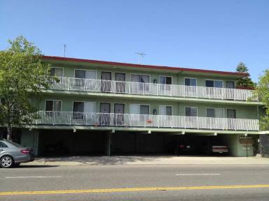 Main picture of 1303 N Detroit St