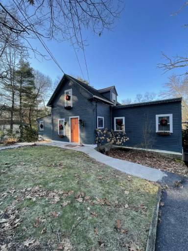 Main picture of 437 S Bolton Rd