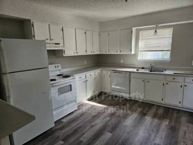Main picture of 105 Smith Ln