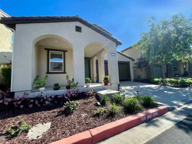 Main picture of 38 Baird Cir