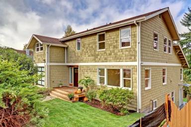 Main picture of 7547 30th Ave NE