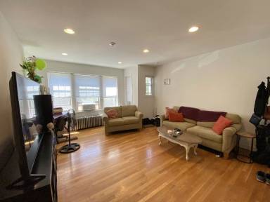 Main picture of 1900 W Farwell Ave