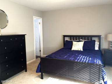 Main picture of 12 Peachtree Ave NE