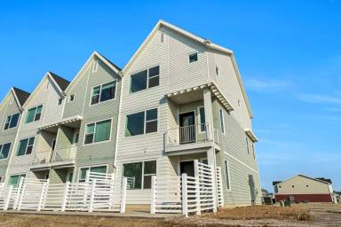 Main picture of 1149 E Hatch Row