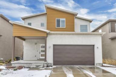 Main picture of Solstice at Waters Edge