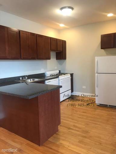 Main picture of 3918 N Janssen Ave