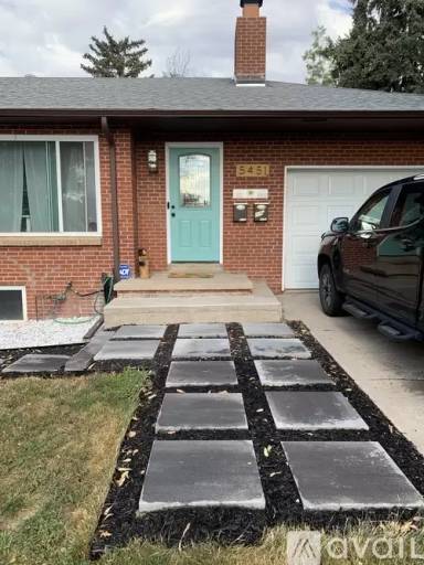 Main picture of 5451 S Cedar St