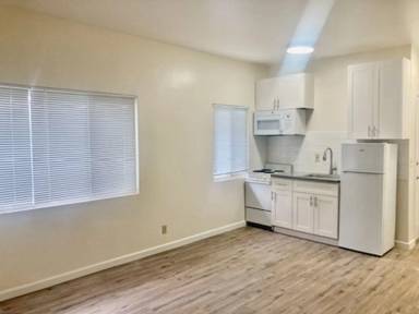 Main picture of 5 F St