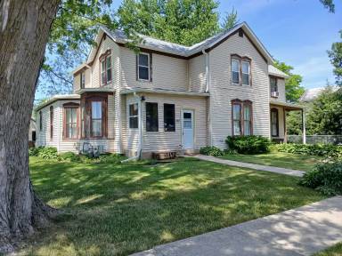 Main picture of 204 1/2 S 2nd Ave
