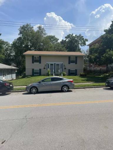Main picture of 520 S 6th St