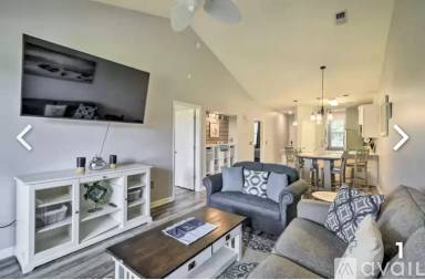 Main picture of 654 River Oaks Dr