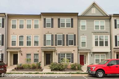 Main picture of 8150 Honey Bee Way