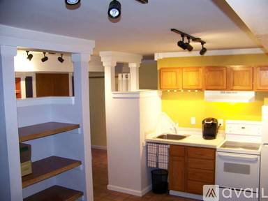 Main picture of 102 NE Douglas St