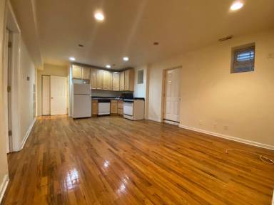 Main picture of 2545 N Seminary Ave